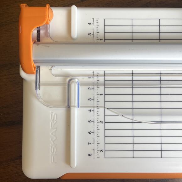 Fiskars 12 Inch Rotary Paper Trimmer Portable For Scrapbooking Crafting Hobby - Picture 6 of 11